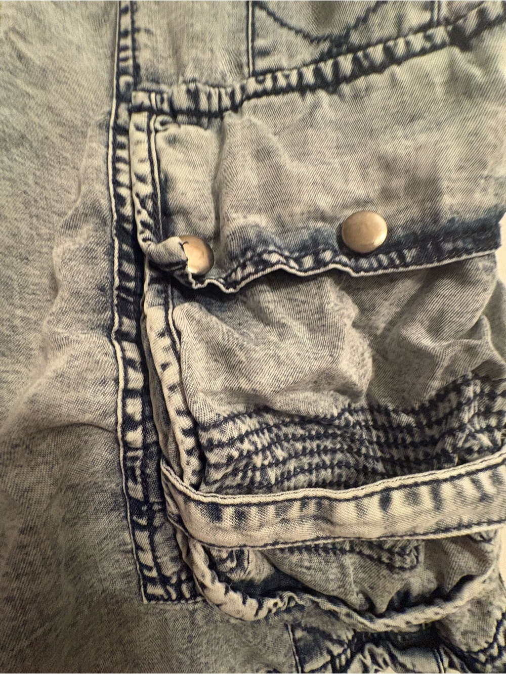 Oli and Hali Light Wash Denim Cargo Shorts with Drawstring Waist. S. Grunge. - Picture 3 of 5